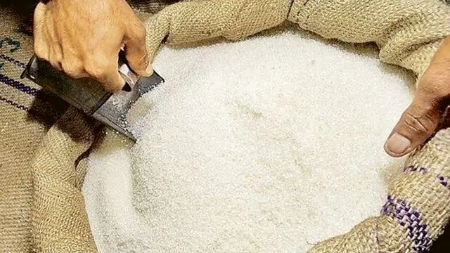 وضعیت بازار شکر به کجا رسید/ قیمت شکر آرام شد ؟ 