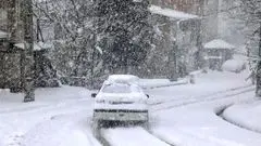 تهران زیر برف سنگین/ وضعیت تعطیلی مدارس فردا یکشنبه 25 آبان