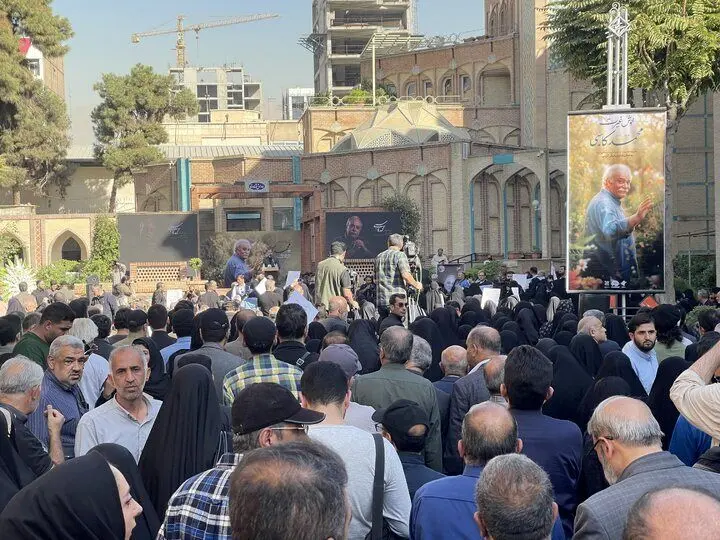 مراسم باشکوه وداع با پیکر محمد کاسبی با حضور هنرمندان و خانواده/ عکس