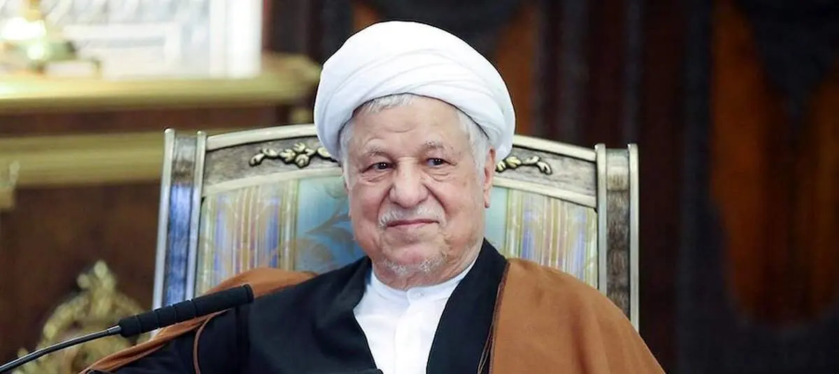 بنرهایی از آیتالله هاشمی در تهران جلب توجه کرد