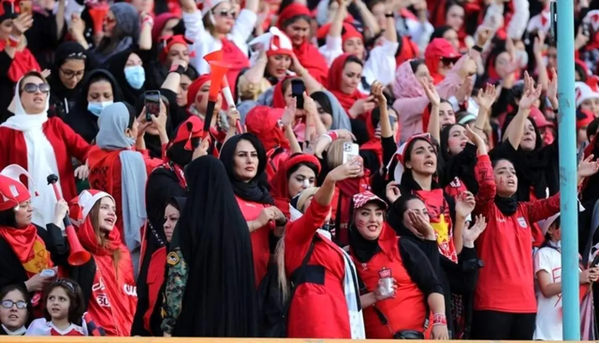 ببینید | علی پروین: زنان به ورزشگاهها بیایند، دری وریها گفتنها کمتر میشود