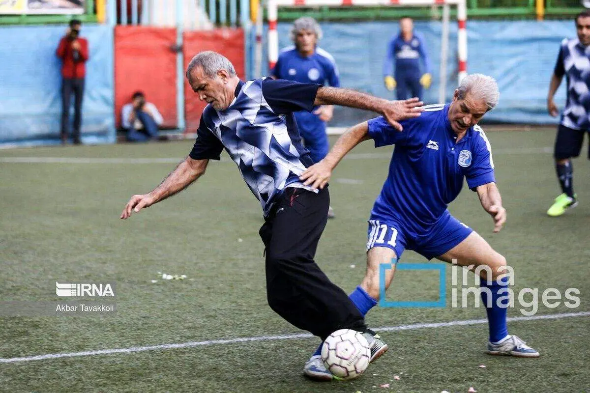 وقتی پزشکیان مقابل استقلالیها پابهتوپ شد/ عکس