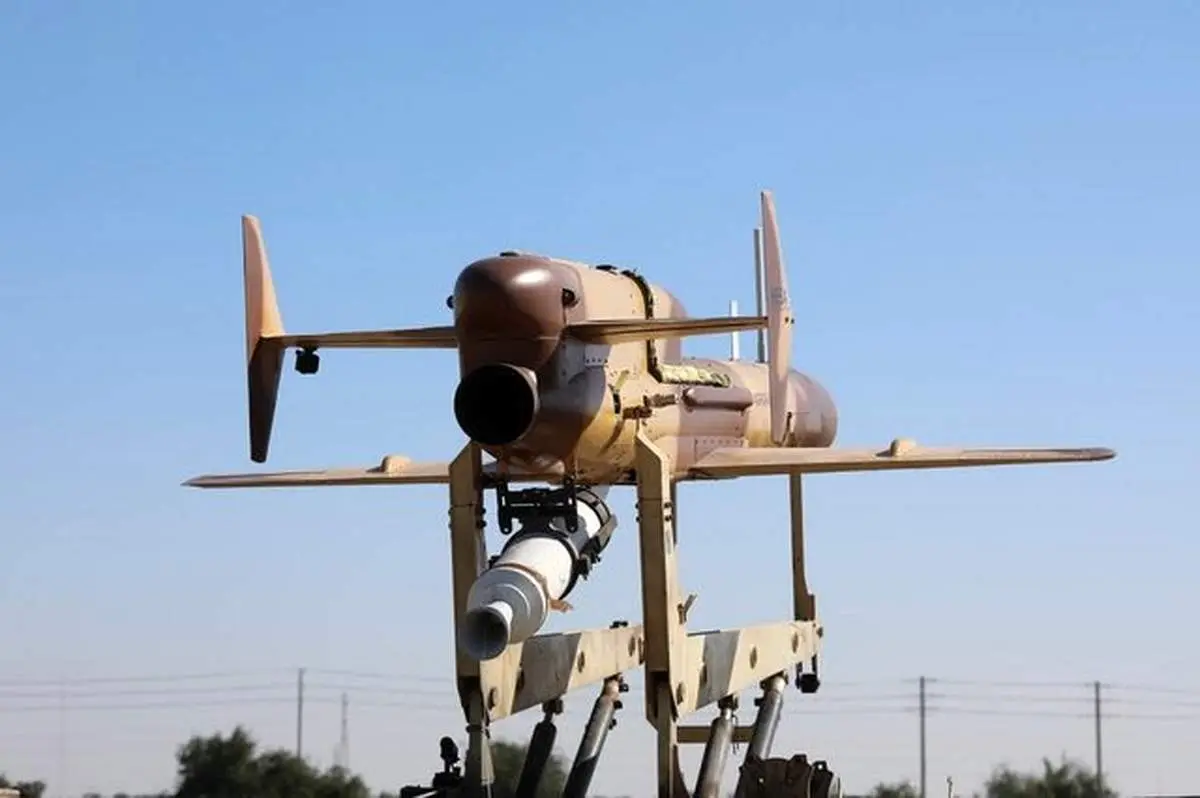 رهگیری پرندههای دشمن توسط پهپاد کرار مسلح به موشک