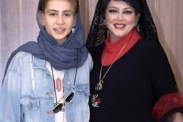 بهاره رهنما در لحظات فارغ‌التحصیلی دخترش در لندن/ تماس ویدیویی پراحساس/ عکس
