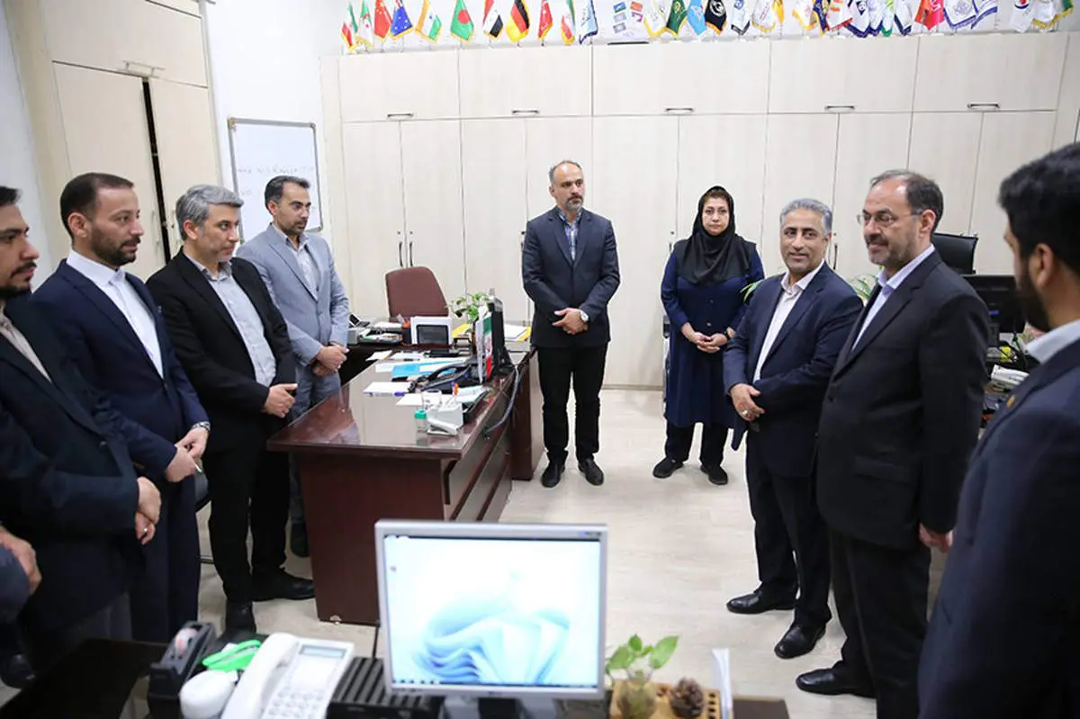 بازدید عضو هیات مدیره و معاون منابع انسانی از اداره کل روابط عمومی بانک ملی ایران