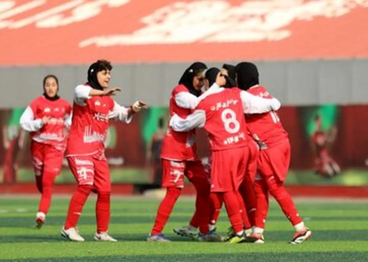 قرارداد ستاره پرسپولیس تمدید شد/عکس