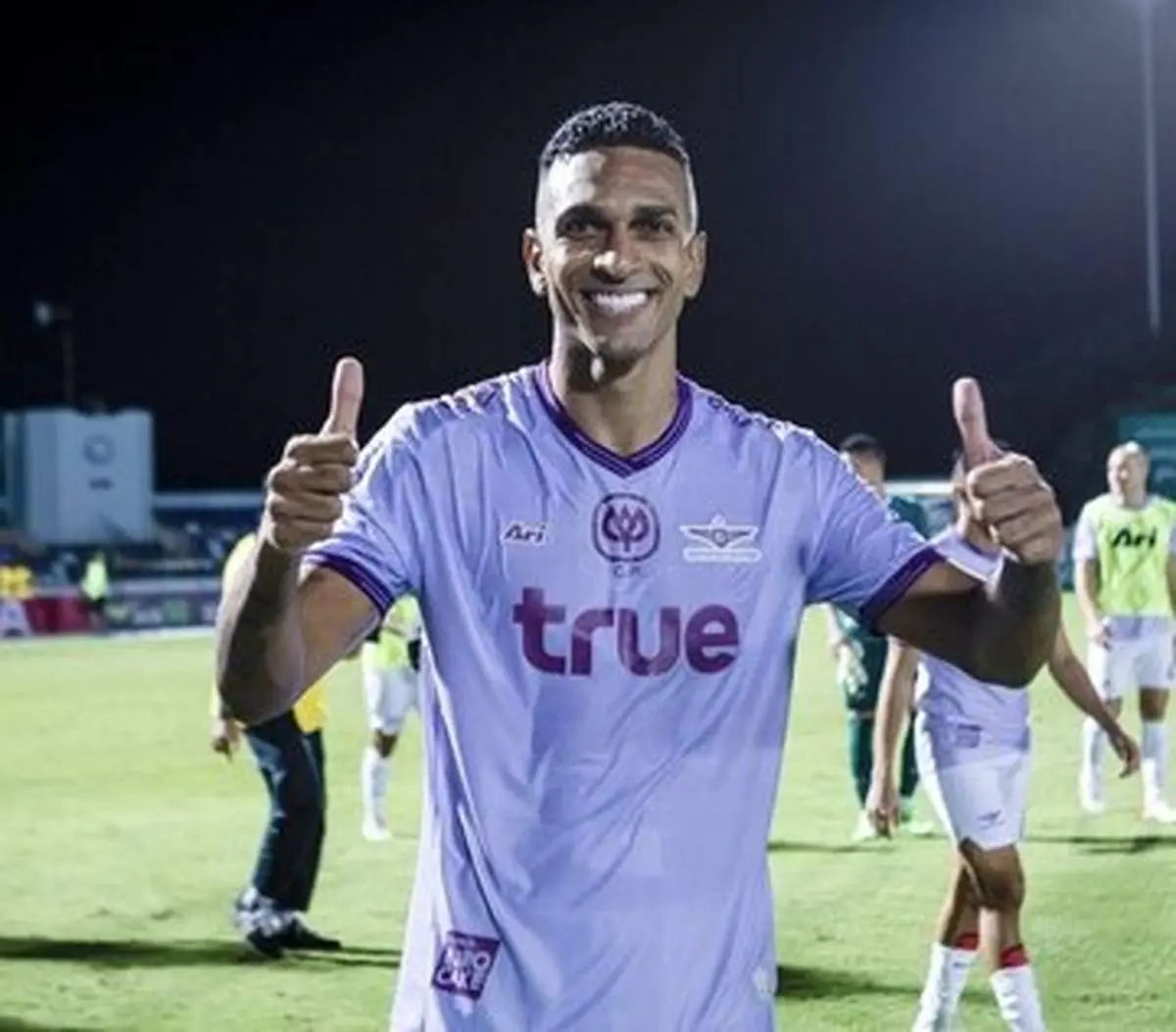 اوسمار بازیکن پر سر و صدای فوتبال را به پرسپولیس کشاند