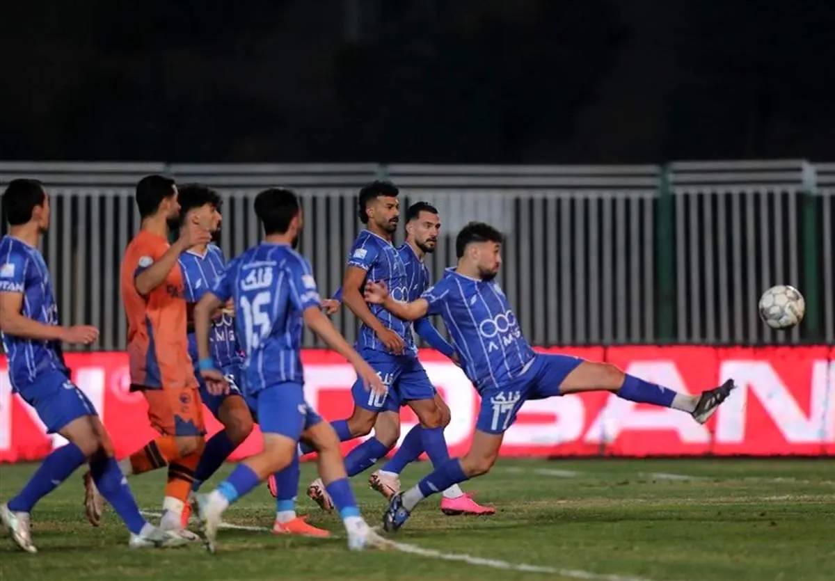 واکنش تند خرمگاه به انتقاد ساپینتو از بی‌احترامی به استقلال