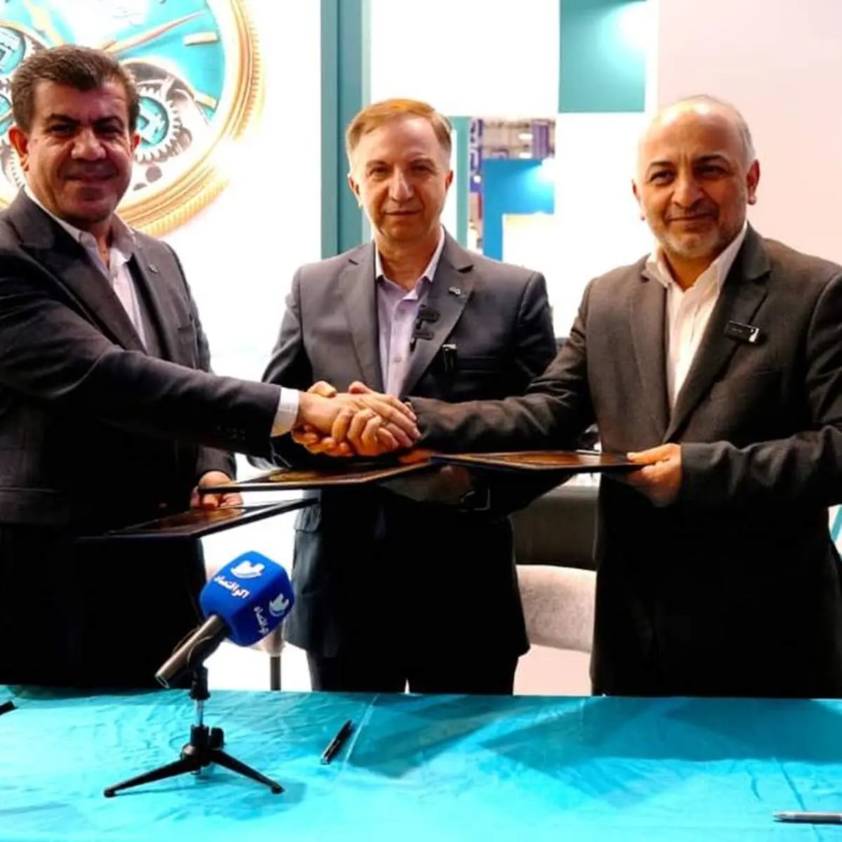 ​رونمایی از ۴ رویداد و سه پروژه همکاری بیمه دی با گروه مالی و بانک دی، بانک قرض‌الحسنه مهر ایران و گروه مالی کاریزما در اینوکس کیش ۲۰۲۵

