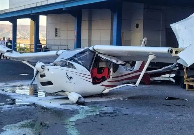 خلبان سالم ماند/ هواپیمای فوق‌سبک در تبریز آسیب دید