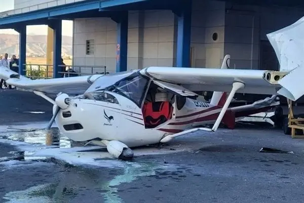 خلبان سالم ماند/ هواپیمای فوق‌سبک در تبریز آسیب دید