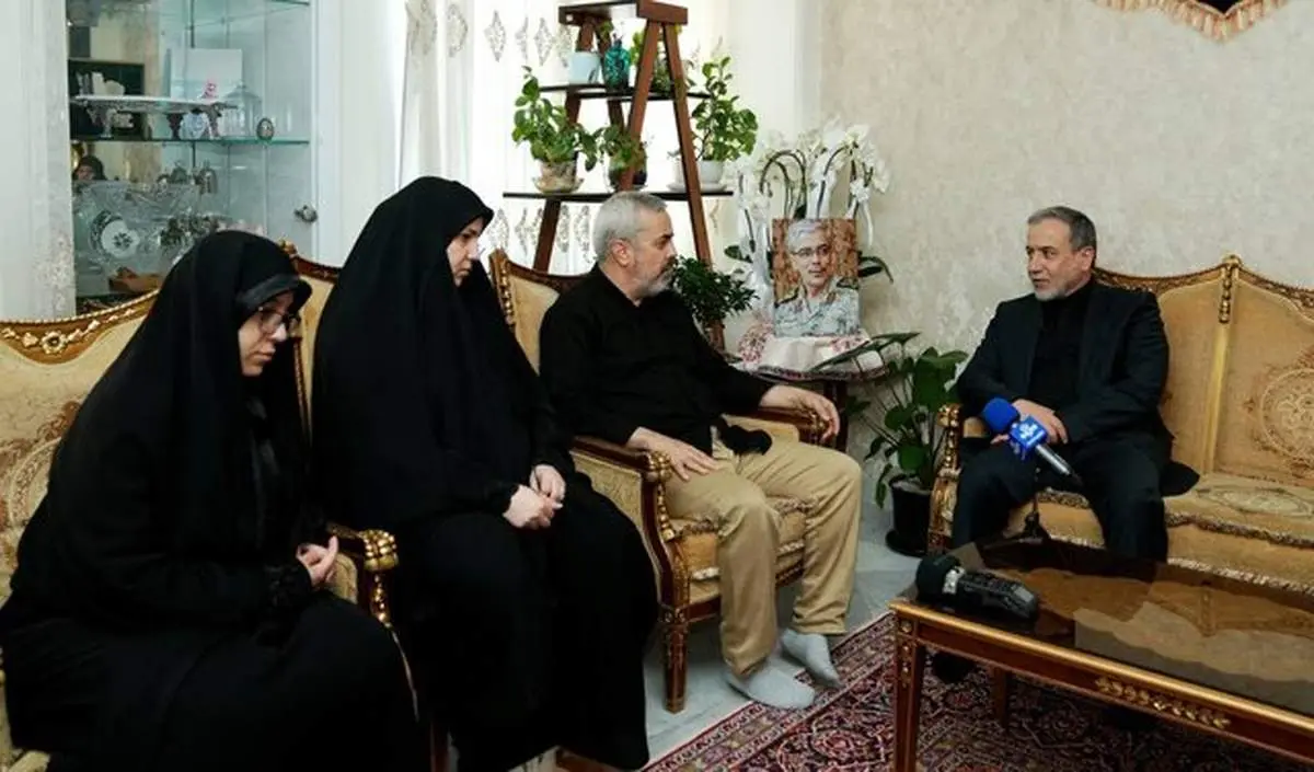 عراقچی: تصمیمات بزرگ نظام در مجموعه مدیریت عالی اتخاذ میشود؛ ما سرباز هستیم