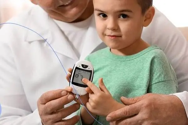 آن‌چه والدین کودکان دیابتی درباره درمان بچه‌هایشان باید بدانند
