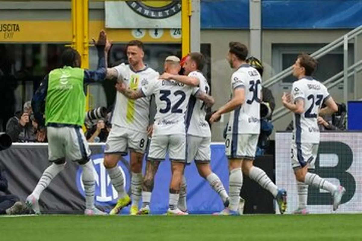 طارمی از روی نیمکت نظاره گر برد اینتر