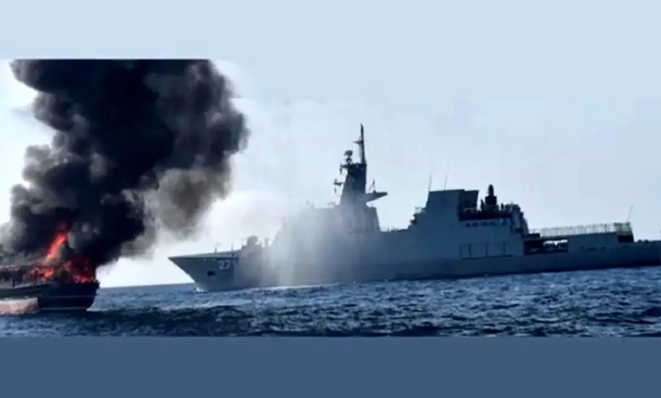 حادثه برای قایق ایرانیان در دریای آزاد؛نجات 8 سرنشین توسط نیروی دریایی پاکستان