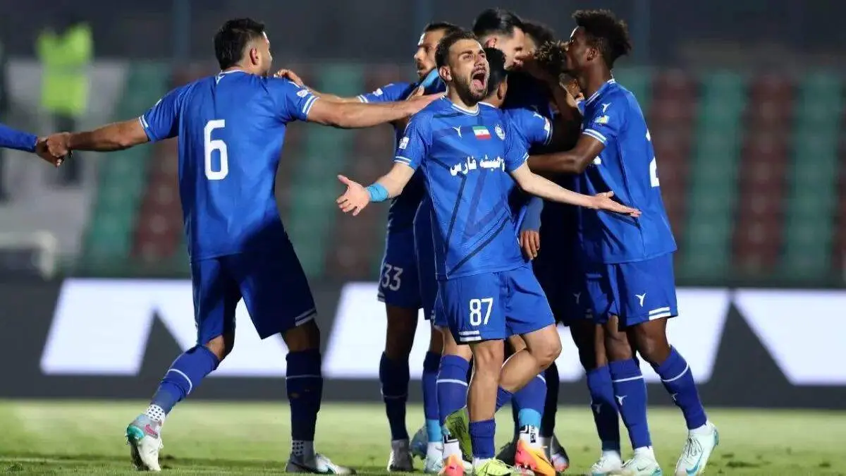 هافبک جدید استقلال، به جمع متأهلان پیوست