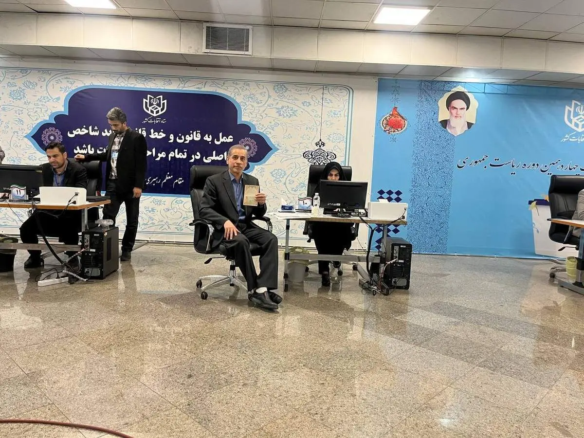 وزیر احمدی نژاد هم کاندیدا شد