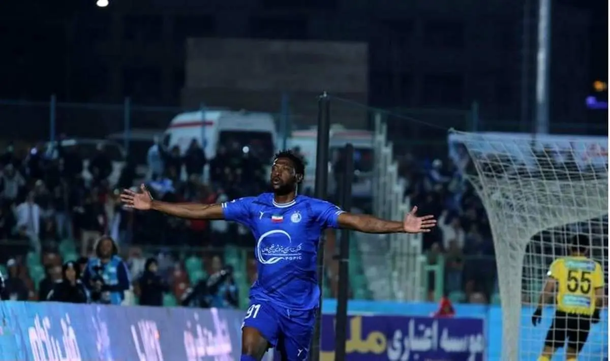 مسعود جوما آماده بازی مقابل ذوبآهن/ مشکلی برای حضور در میدان ندارد