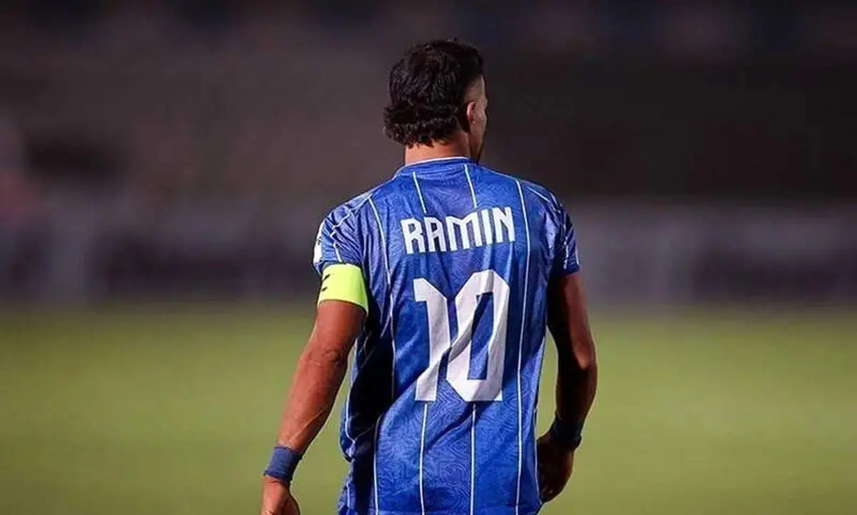 عکس / واکنش رضاییان به خط خوردن از لیست استقلال