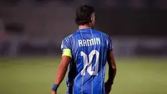 عکس / واکنش رضاییان به خط خوردن از لیست استقلال