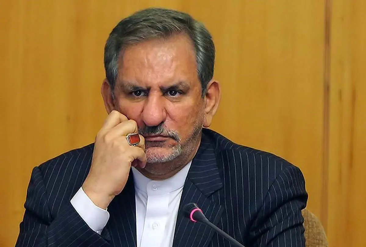 واکنش جهانگیری به شکایت قالیباف؛ از شوخیهای دوران ما بود / در جمهوری اسلامی بنا بر این بود مردم همه کاره باشند / یکی از رویاهای مریم میرزاخانی این بود بچهاش بتواند پاسپورت ایرانی داشته باشد / توسعه فقط با شعار «ما می توانیم» رخ نمیدهد